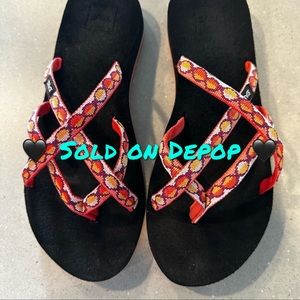 🖤 SOLD 🖤 Women’s Orange Strappy Teva Thong Sandal size 9